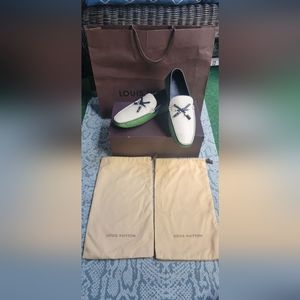 Louis vuitton, man's shoes, size 8.5 , green color